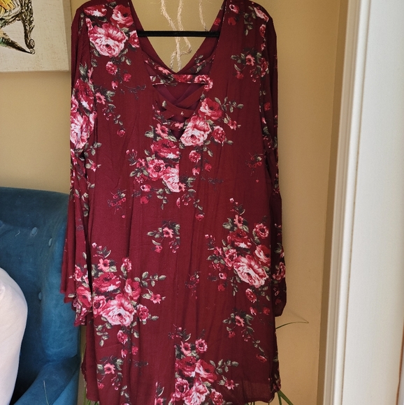 (Lulu's) Burgundy Floral Shift Dress - Picture 2 of 3